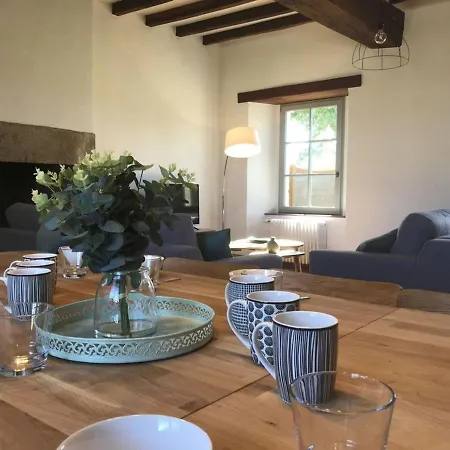 élégant 18ème Siècle Rénové Avec Piscine Couverte, Terrasse Et Grand Terrain Aux Herbiers. - Fr-1-426-406
