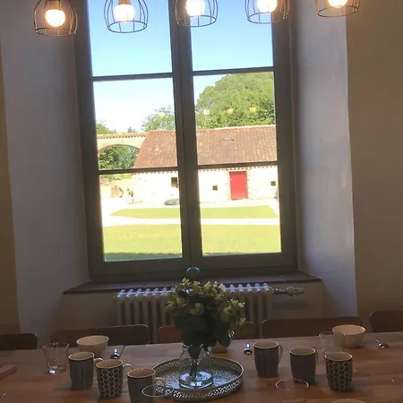 Hébergement de vacances élégant 18ème Siècle Rénové Avec Piscine Couverte, Terrasse Et Grand Terrain Aux Herbiers. - Fr-1-426-406 Les Herbiers