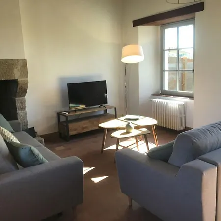 élégant 18ème Siècle Rénové Avec Piscine Couverte, Terrasse Et Grand Terrain Aux Herbiers. - Fr-1-426-406 Les Herbiers