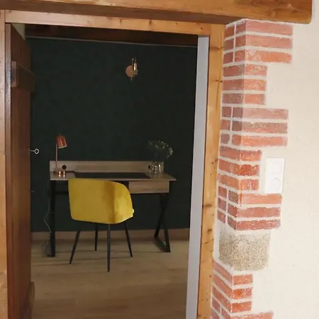 élégant 18ème Siècle Rénové Avec Piscine Couverte, Terrasse Et Grand Terrain Aux Herbiers. - Fr-1-426-406 * Les Herbiers