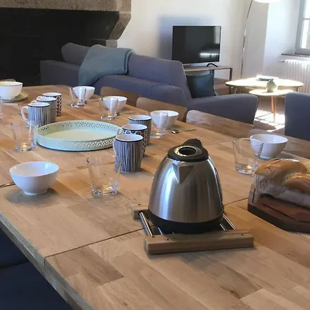 Hébergement de vacances élégant 18ème Siècle Rénové Avec Piscine Couverte, Terrasse Et Grand Terrain Aux Herbiers. - Fr-1-426-406 Les Herbiers