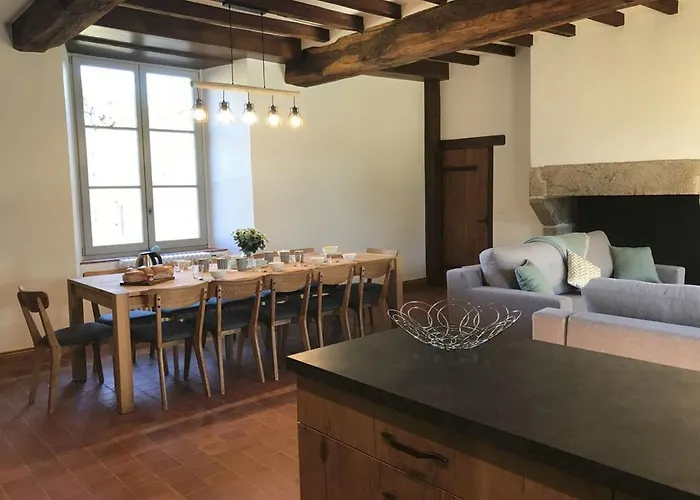 Hébergement de vacances élégant 18ème Siècle Rénové Avec Piscine Couverte, Terrasse Et Grand Terrain Aux Herbiers. - Fr-1-426-406 Les Herbiers