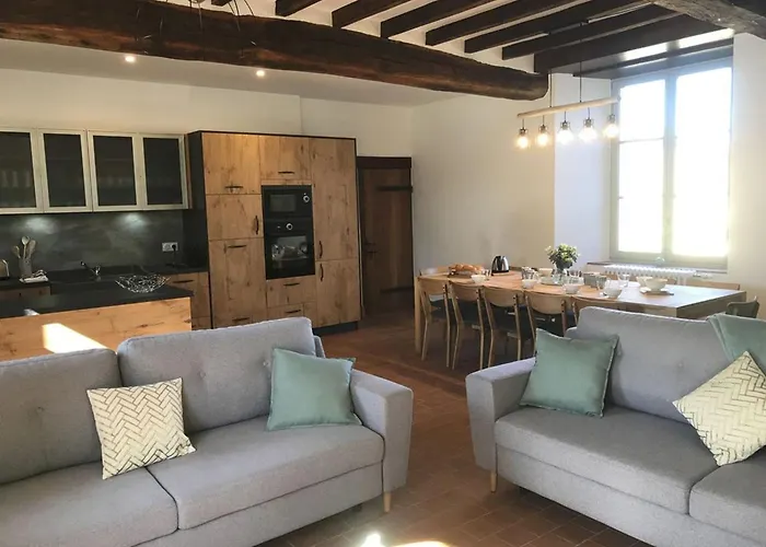 élégant 18ème Siècle Rénové Avec Piscine Couverte, Terrasse Et Grand Terrain Aux Herbiers. - Fr-1-426-406 Hébergement de vacances Les Herbiers