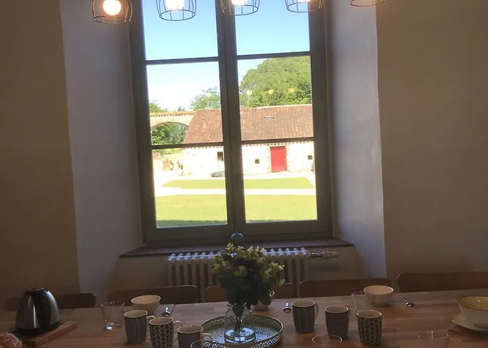 Hébergement de vacances élégant 18ème Siècle Rénové Avec Piscine Couverte, Terrasse Et Grand Terrain Aux Herbiers. - Fr-1-426-406 Les Herbiers