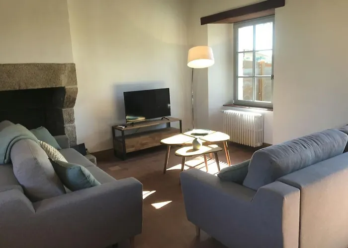 élégant 18ème Siècle Rénové Avec Piscine Couverte, Terrasse Et Grand Terrain Aux Herbiers. - Fr-1-426-406 Les Herbiers